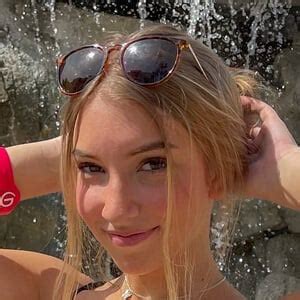 tinkerbell gyatt|kassiessmh (@kassiessmh)’s video of kassie smh .